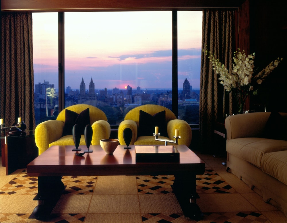 The Carlyle, A Rosewood Hotel 67/71