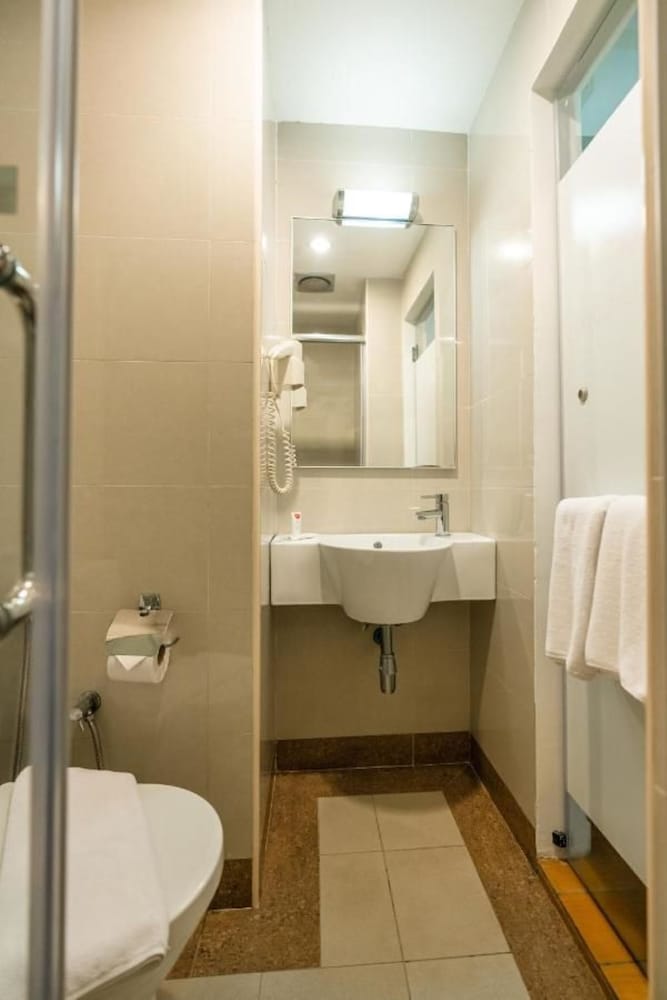 Tune Hotel Danga Bay 44/46