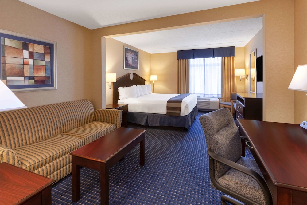 Wingate by Wyndham Erie 34/53