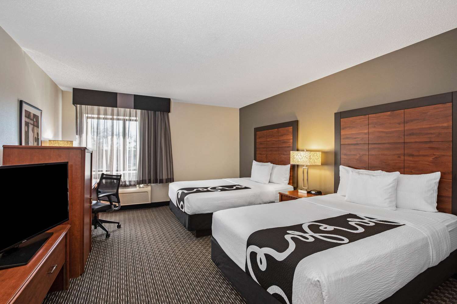 La Quinta Inn & Suites by Wyndham N Little Rock-McCain Mall 12/63