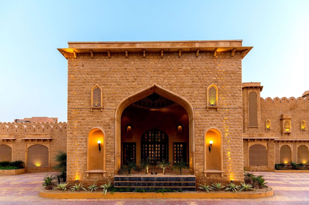 Sairafort Sarovar Portico 1/33