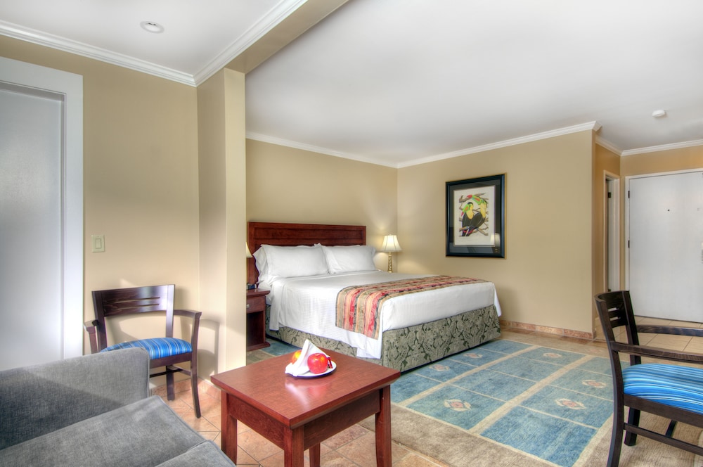 Dinah's Garden Hotel 10/60