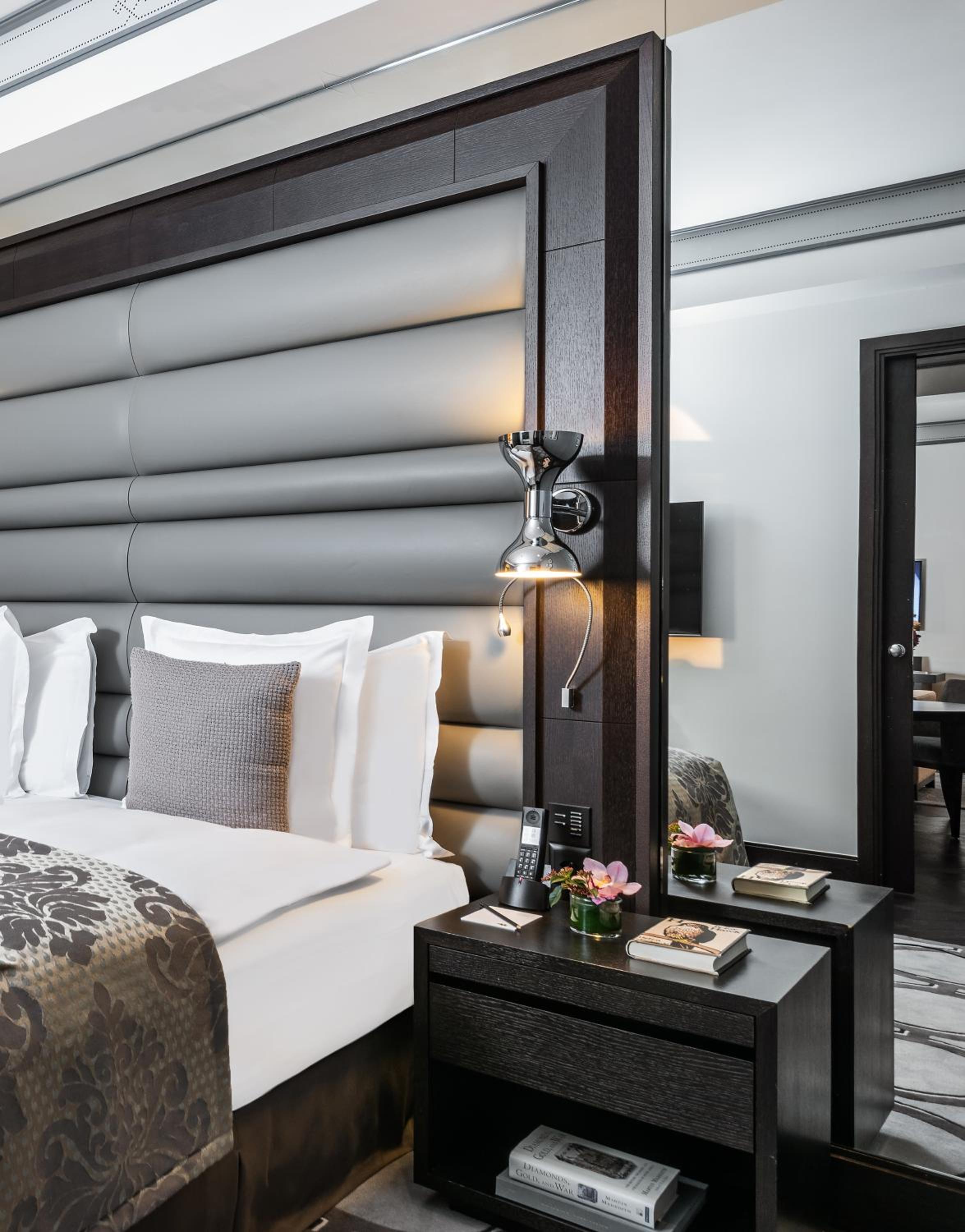 Savoy, Executive, Suite, King Bed, Lake View