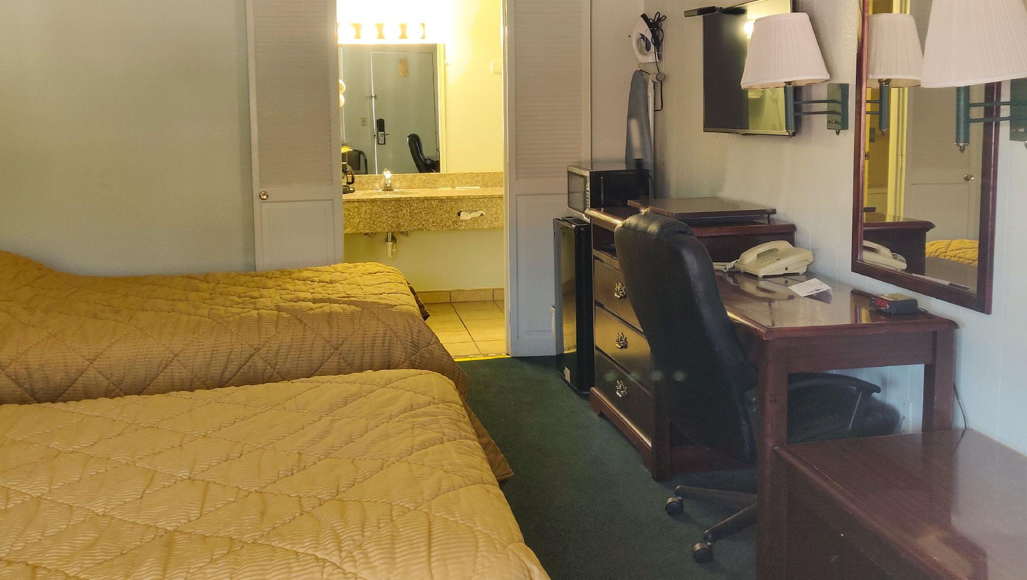 TRAVEL INN DELAWARE 24/34