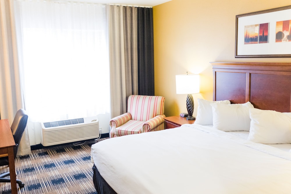 Country Inn & Suites By Radisson Helen 10/36
