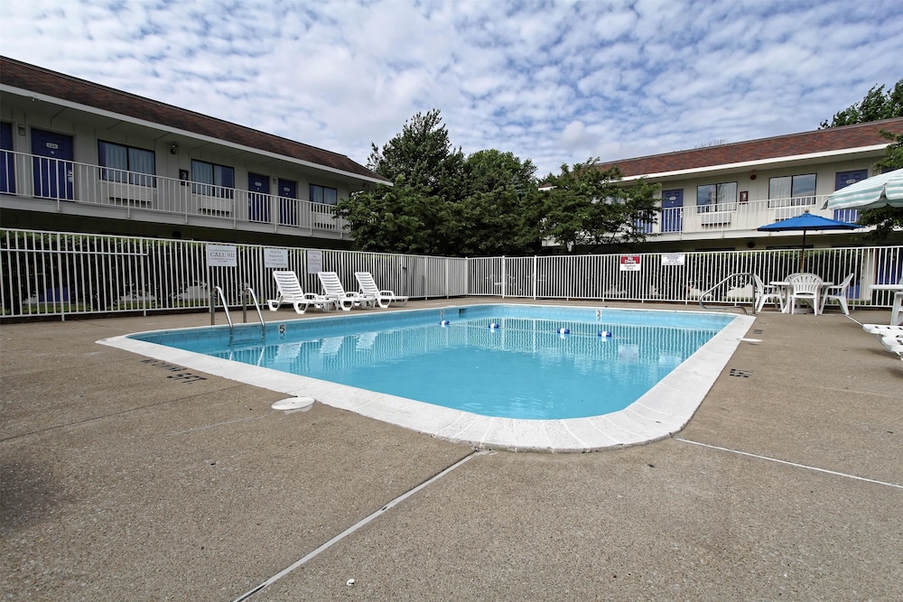 Motel6 Amherst, OH - Cleveland West - Lorain 40/41