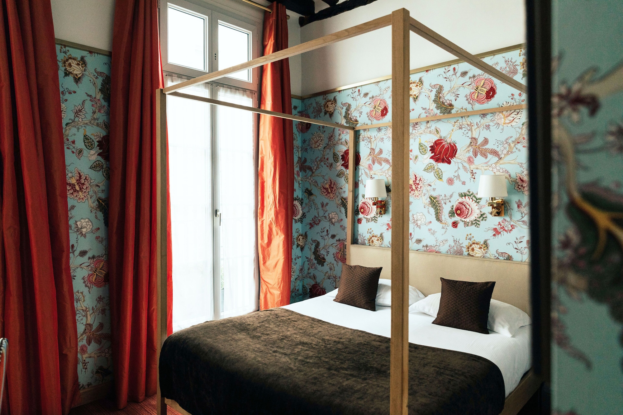 Romantic, 4 People, Queen Bed