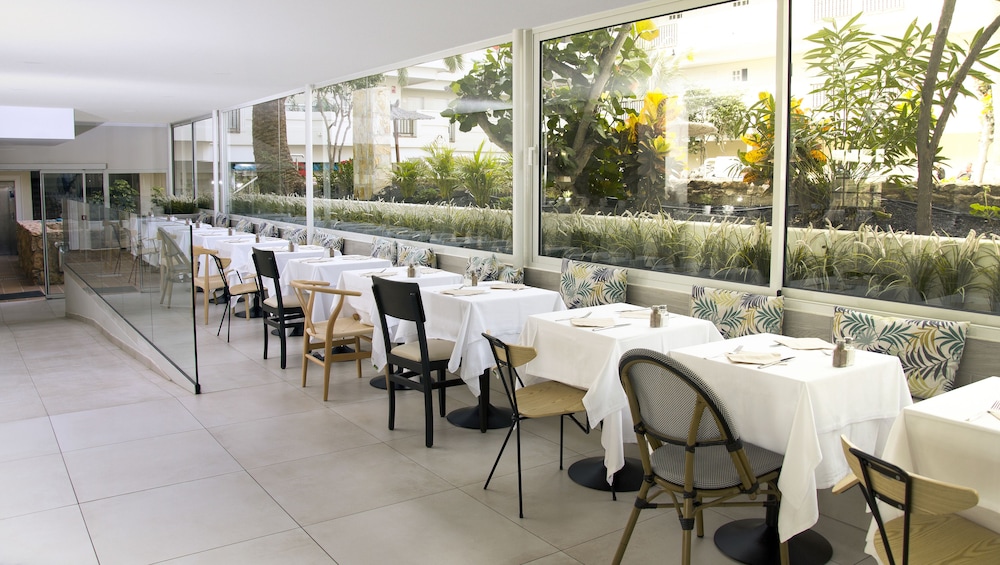Ereza Mar - Adults Only 64/75