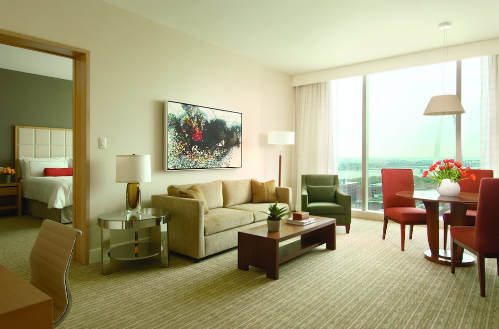 Four Seasons Hotel St. Louis 54/79
