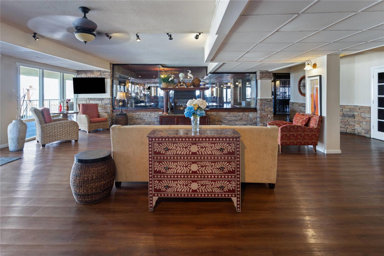 Howard Johnson Plaza Hotel By Wyndham Ocean City Oceanfront 21/31