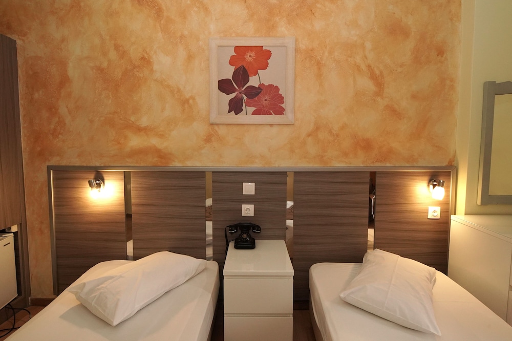 SOCRATES HOTEL 31/44