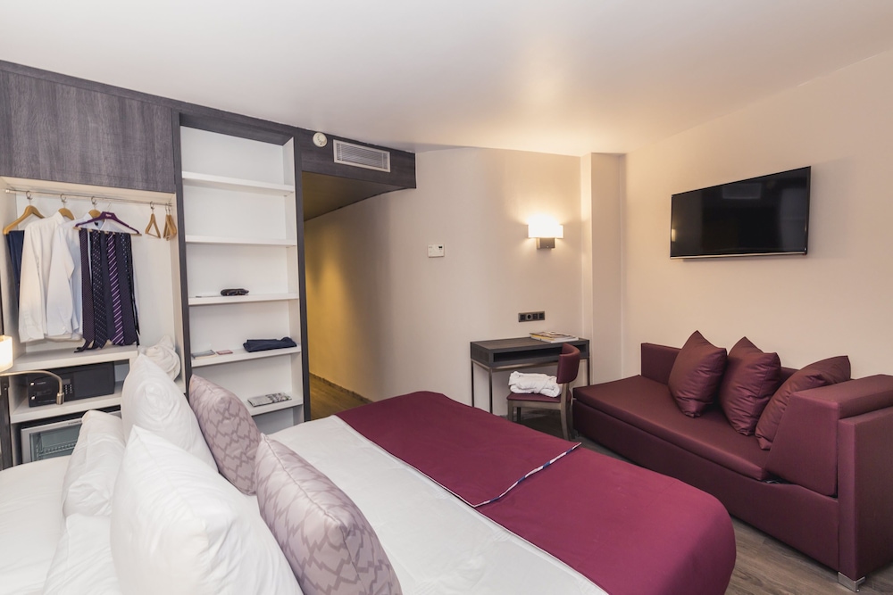 Hotel Ronda Lesseps 61/90