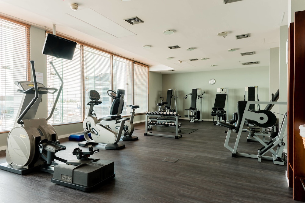 Courtyard By Marriott Warsaw Airport 24/62