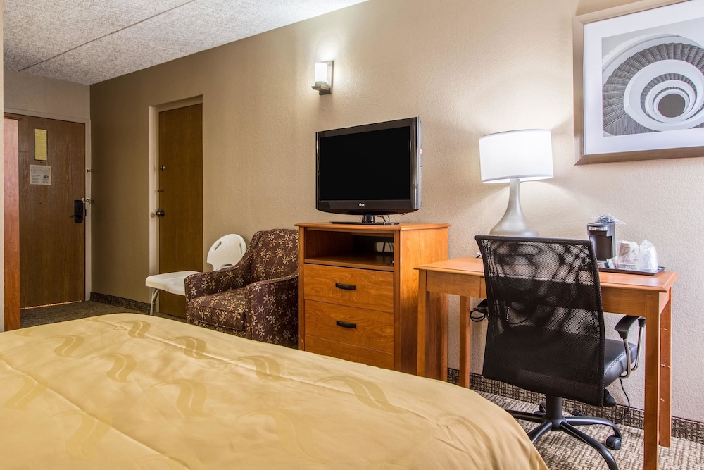 OYO Greenridge Hotel 18/30