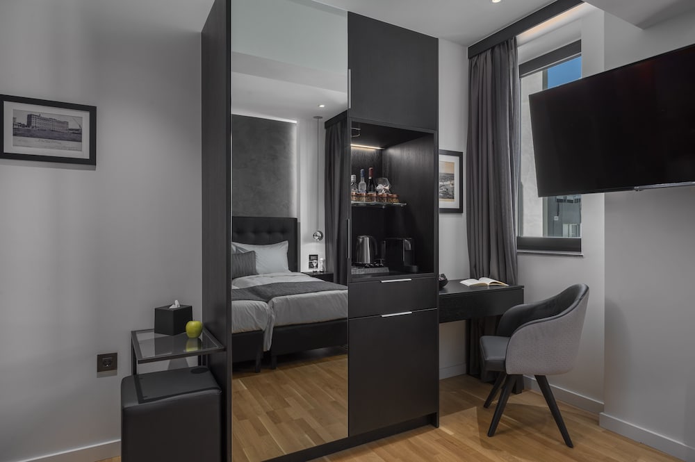 No 15 Ermou Hotel 40/50