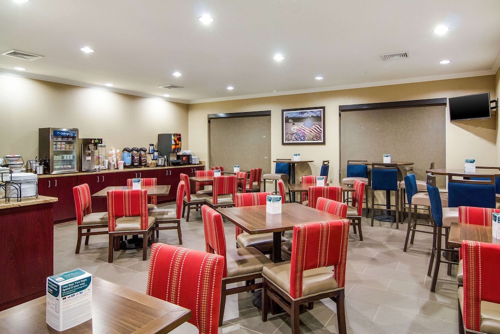 Comfort Inn Blackshear Hwy 84 21/25