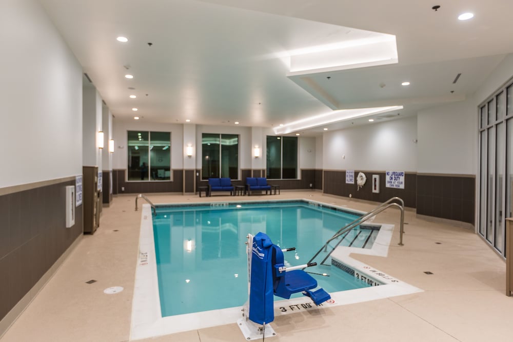 Hyatt Place Greenville/Downtown 29/64