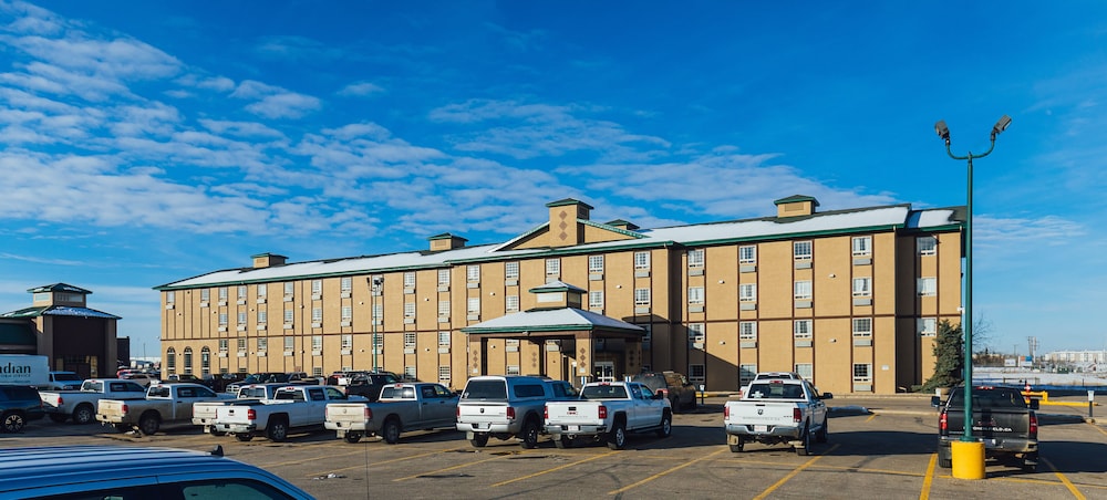 Service Plus Inn and Suites - Grande Prairie 57/62