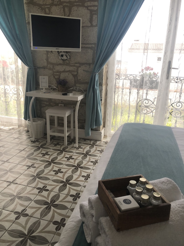 Vodina Hotel 28/50