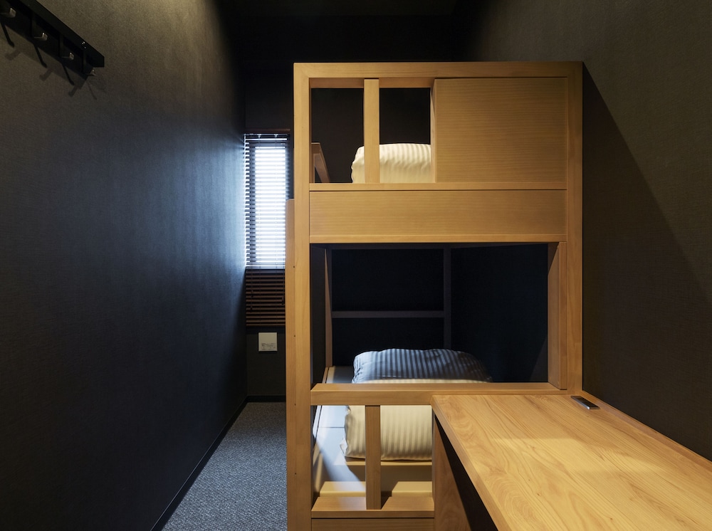 9C Hotel Asahikawa 31/37
