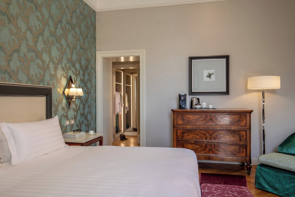 Junior Suite, Studio, King Bed، Rose Garden Palace 4/9