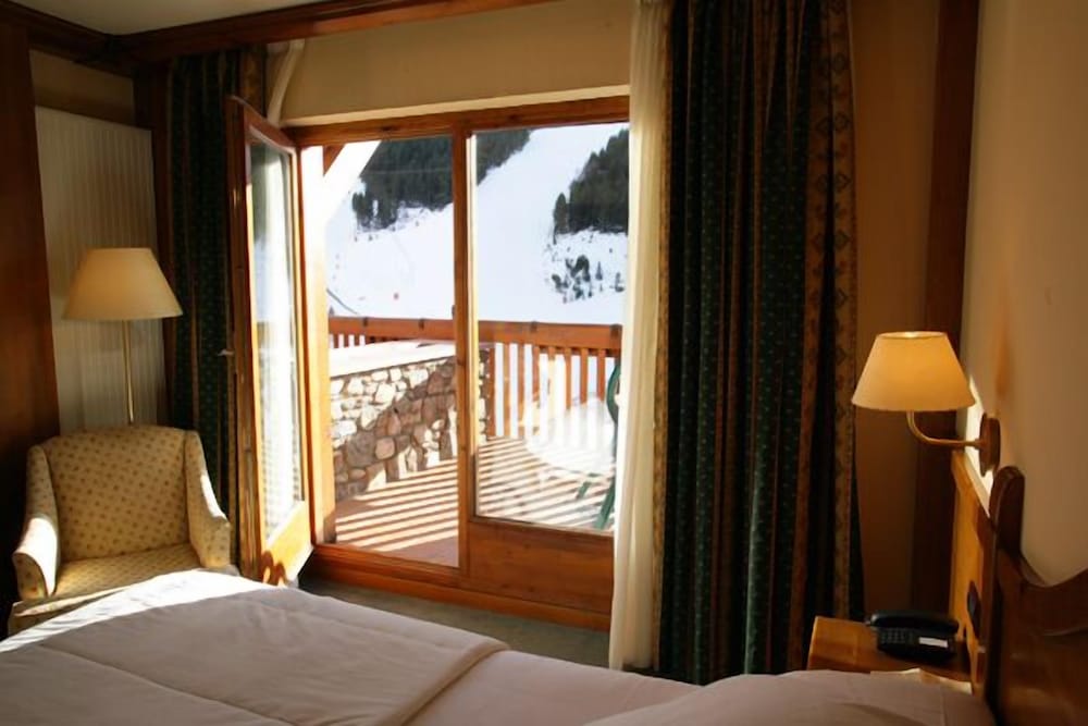Sport Hotel Village 18/50