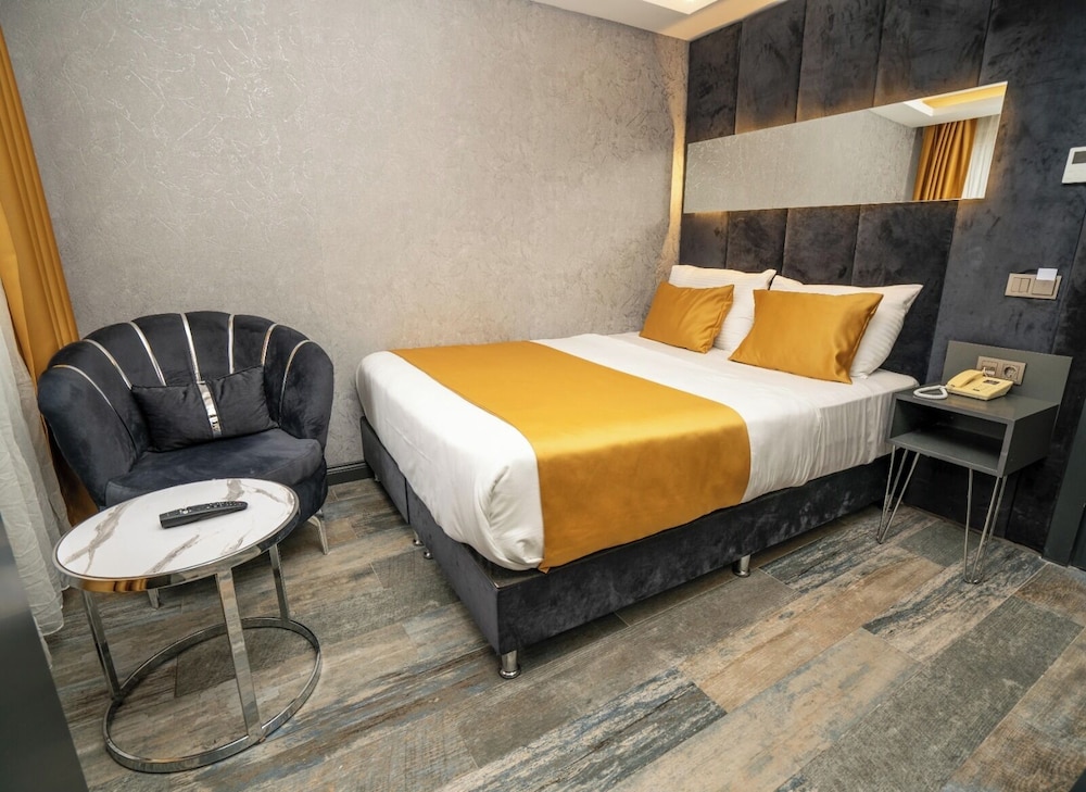 Eva Otel 28/50
