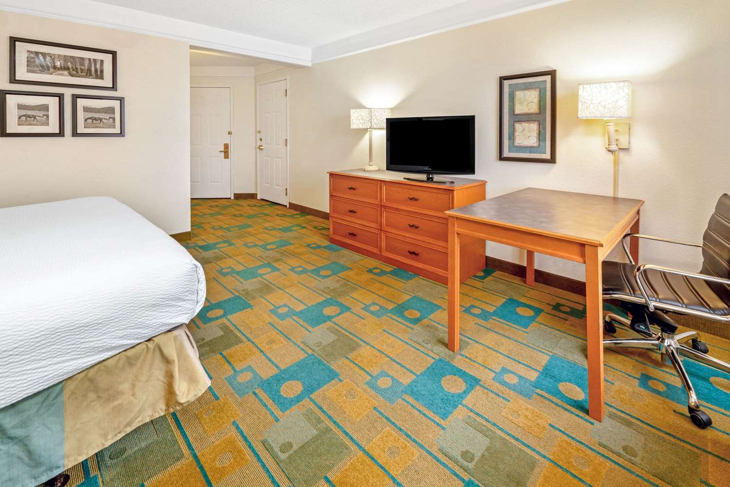 La Quinta Inn & Suites by Wyndham Salt Lake City Airport 17/48
