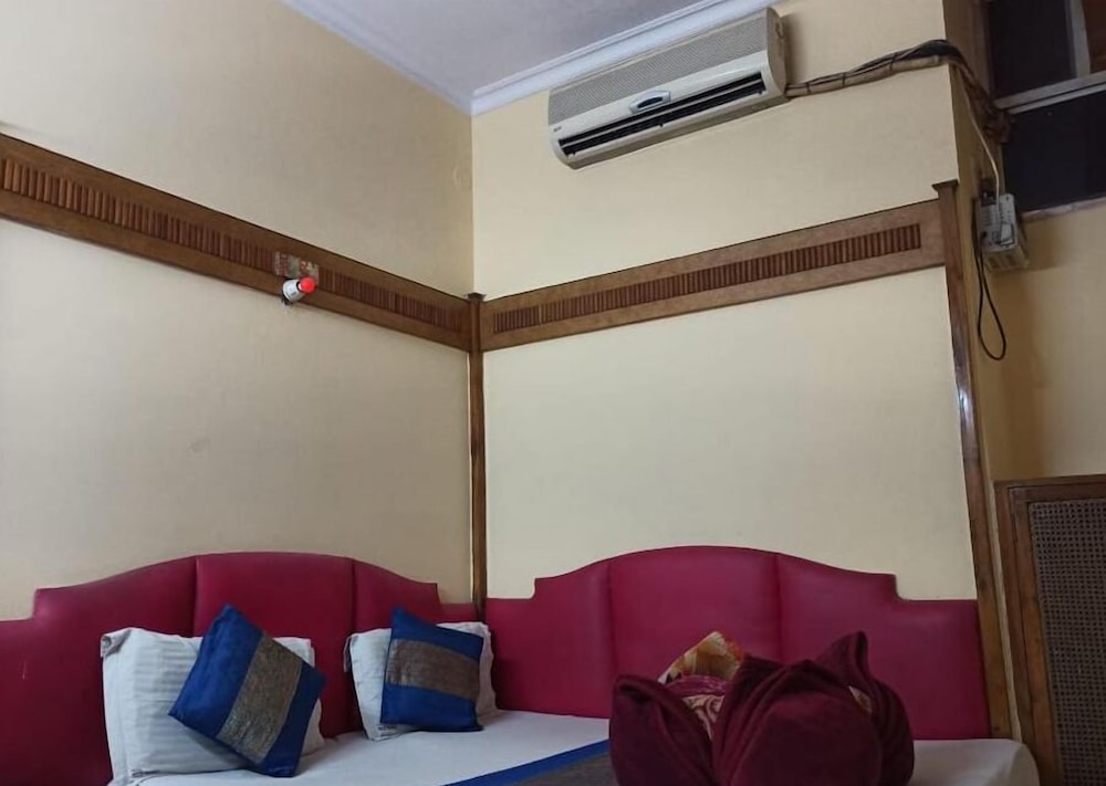 Hotel Delhi Regency 46/63