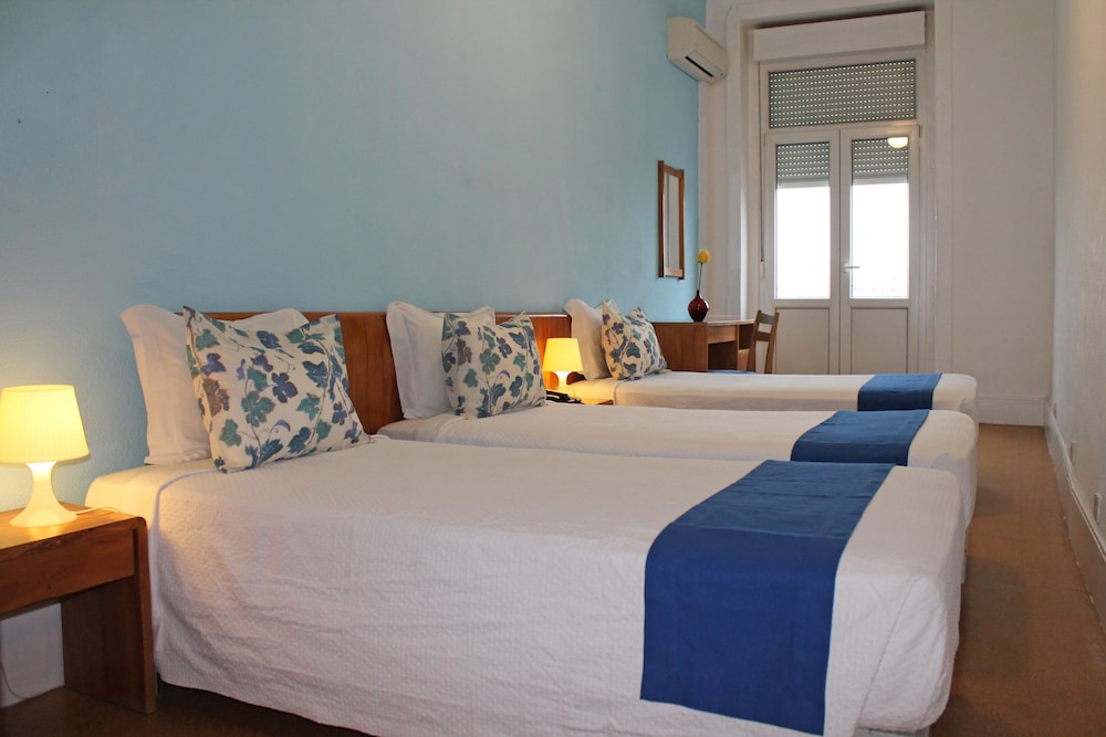 ROOM, TRIPLE