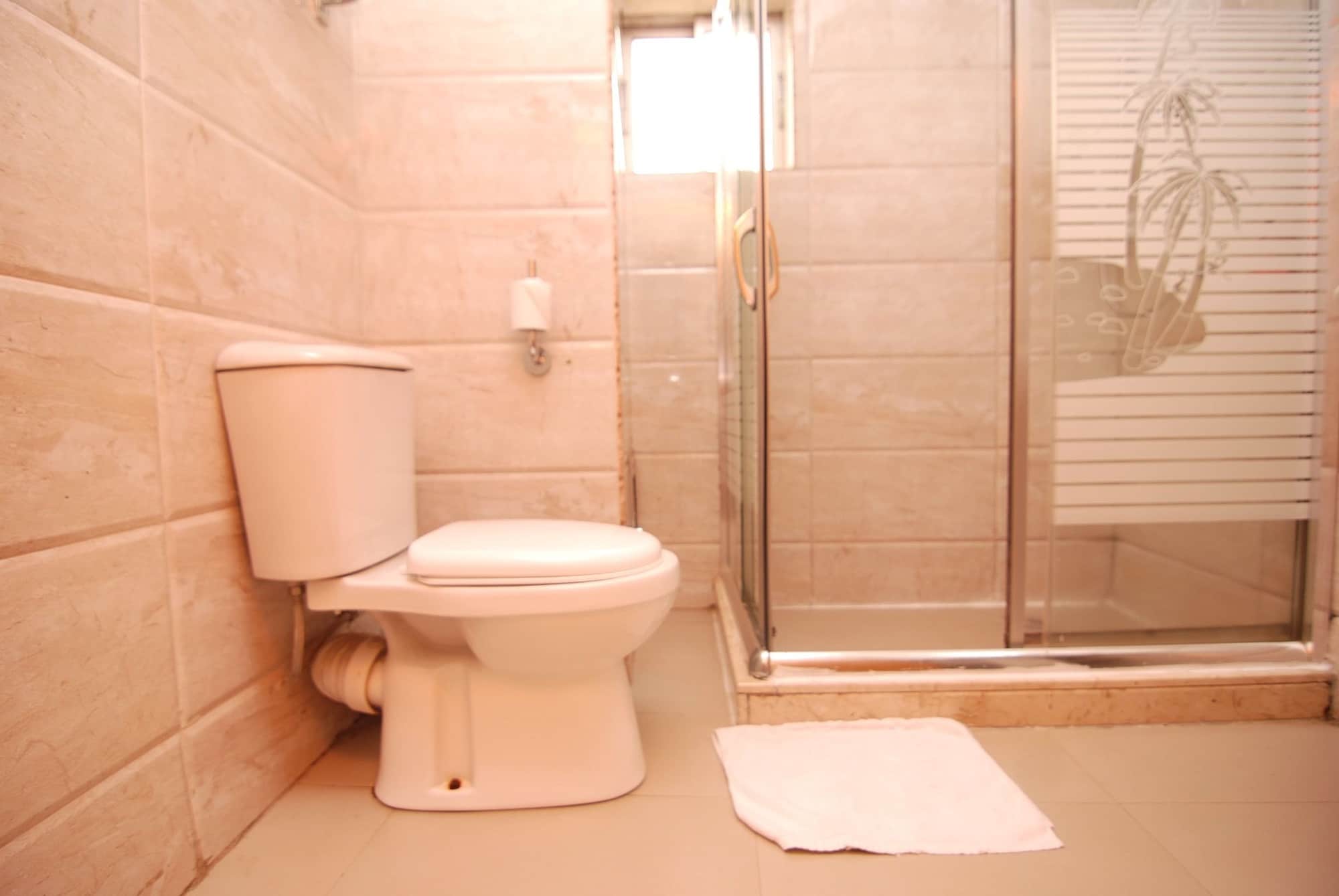 غرفة قياسية بسرير كوين، Hotel Rosebud 3/3