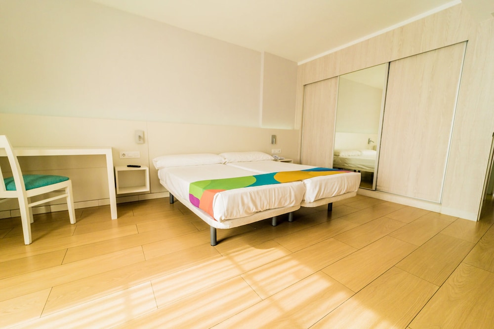 Paradise Park Fun Lifestyle Hotel 35/72