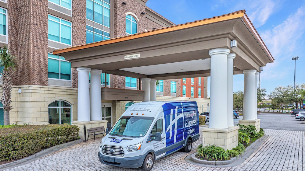 Holiday Inn Express Hotel And Suites Charleston Arpt Conv Ctr Area 63/67