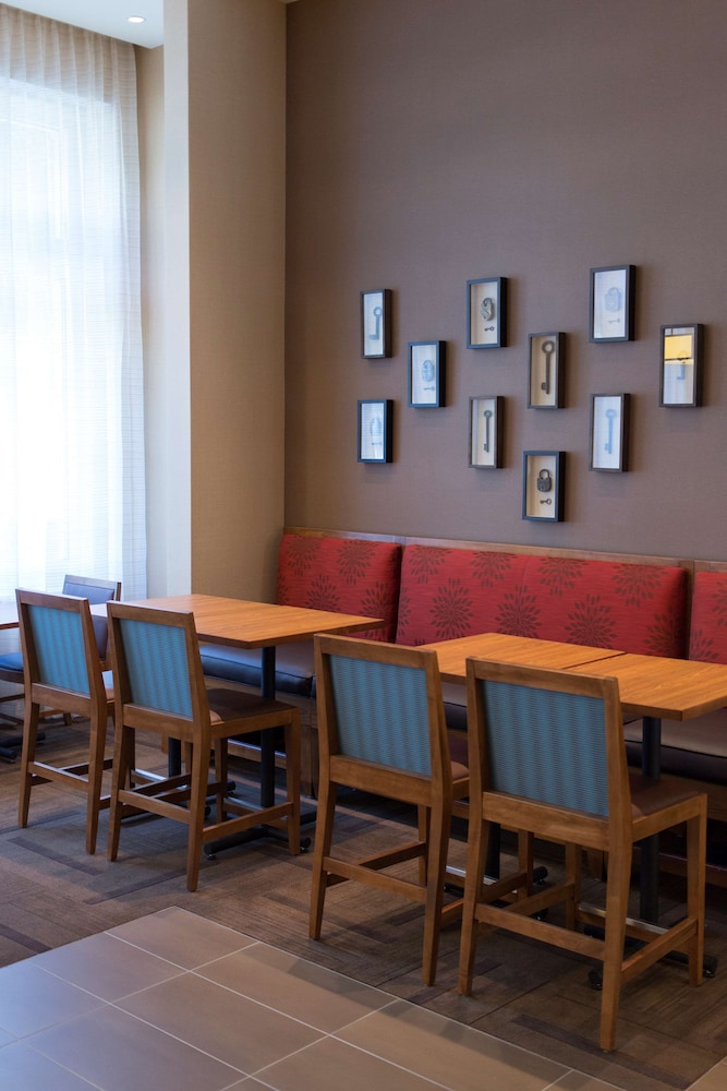 Hyatt Place Charleston - Historic District 57/68