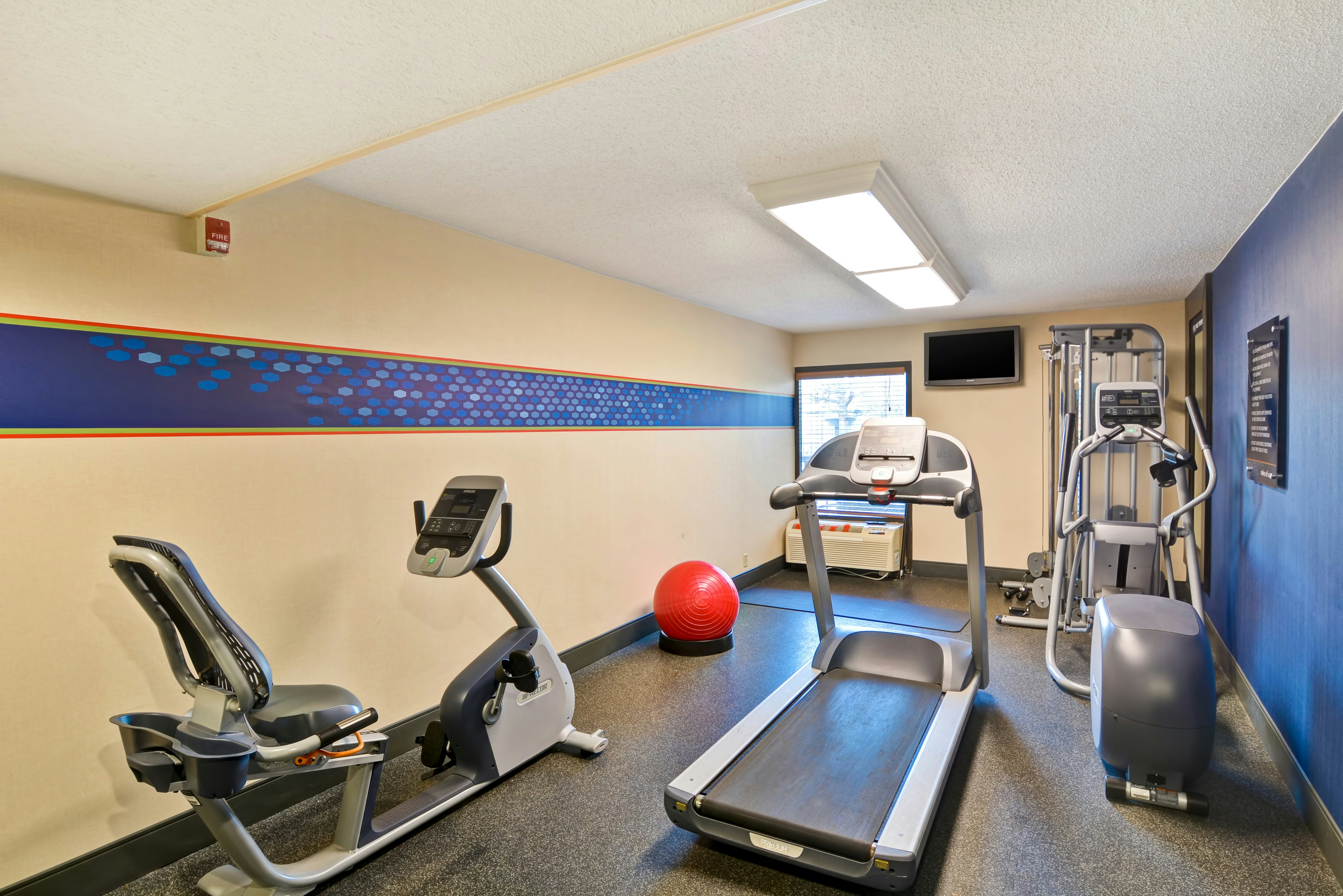 Hampton Inn Memphis-Poplar 28/53