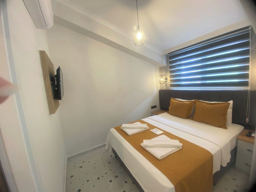DELUXE, SUITE