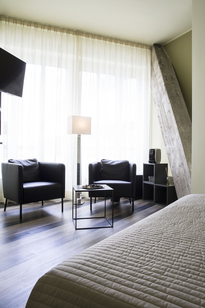 Serendipity Rooms 30/41