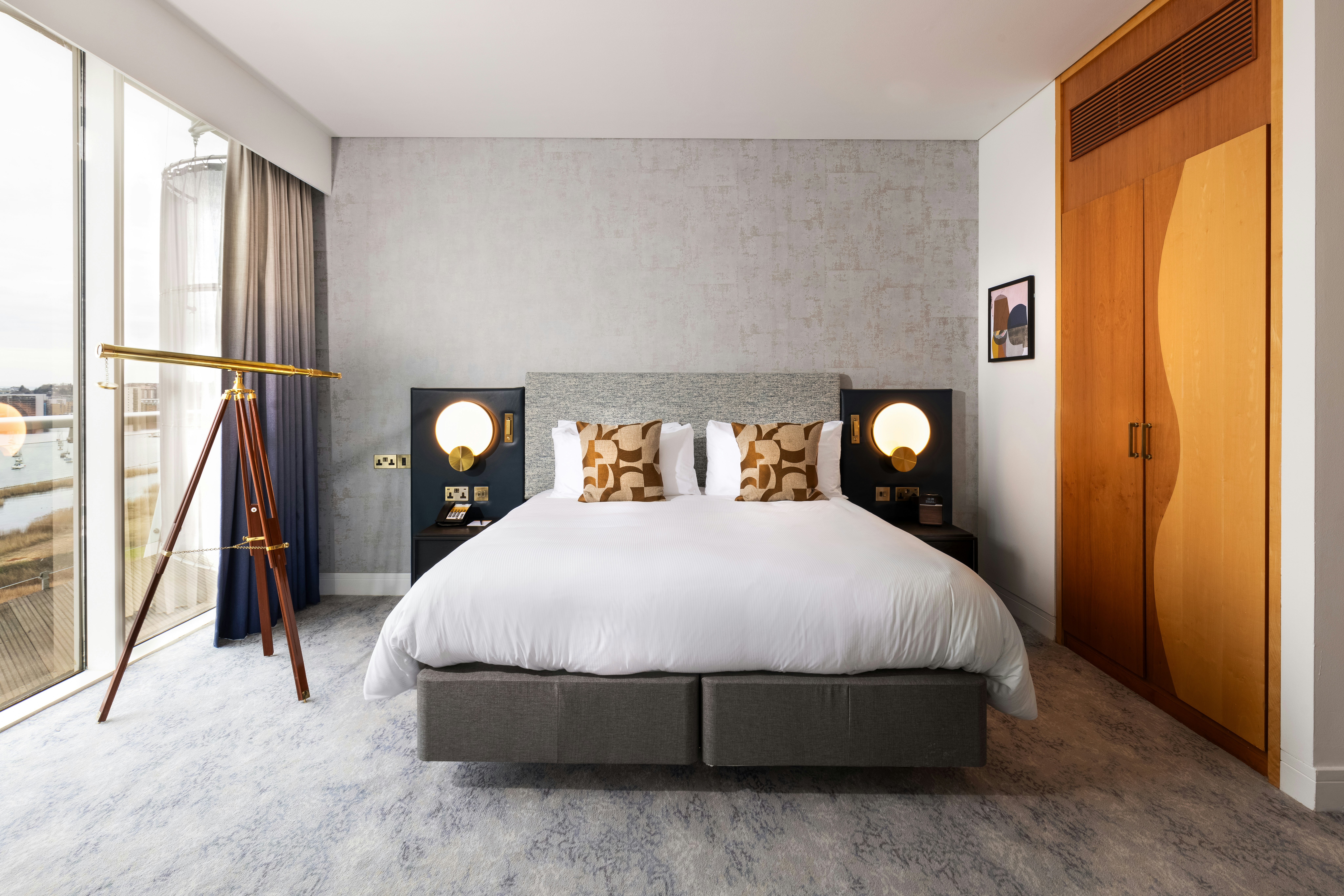 King Bed, Harbour and Bay View