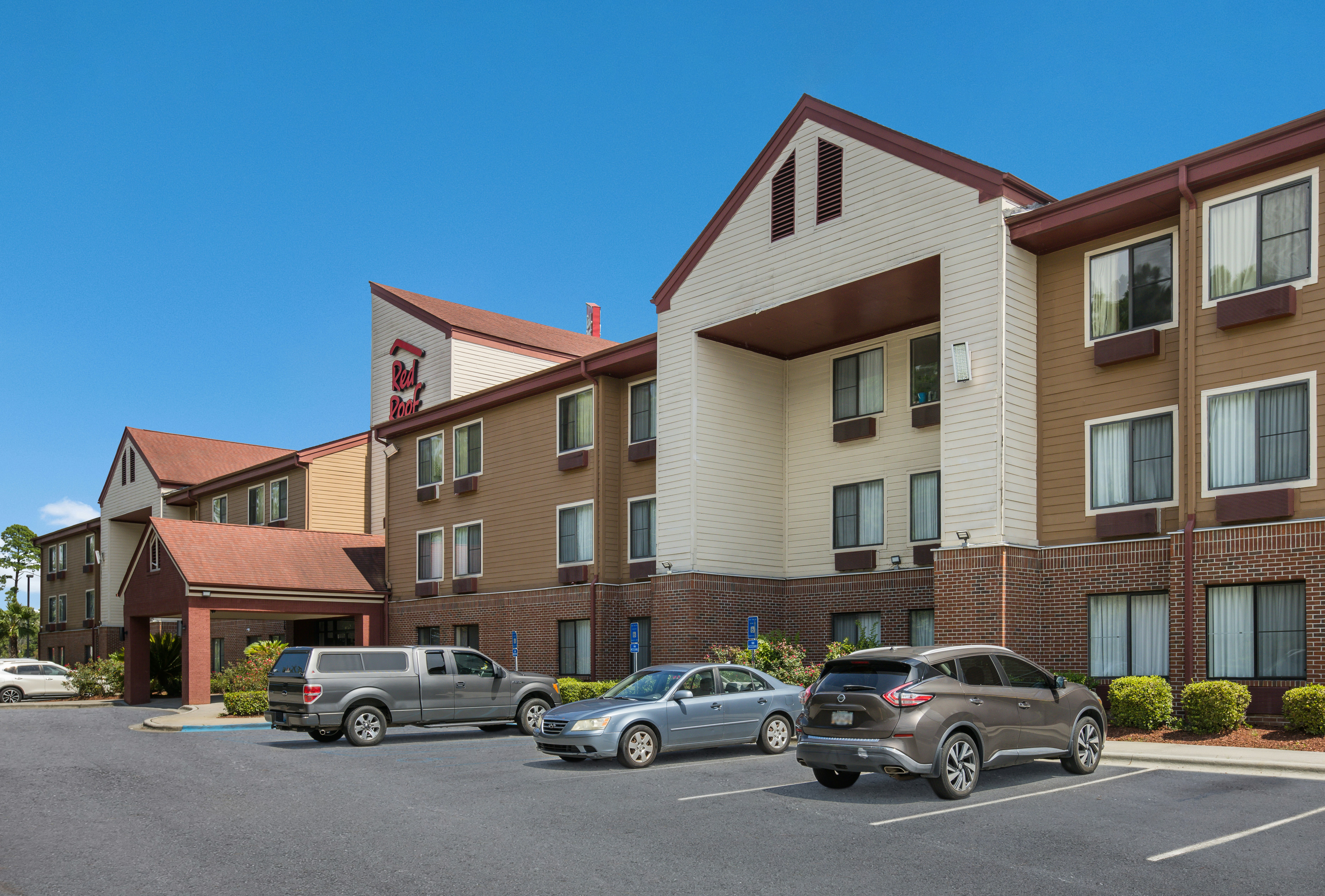 Red Roof Inn & Suites Savannah Airport 27/36