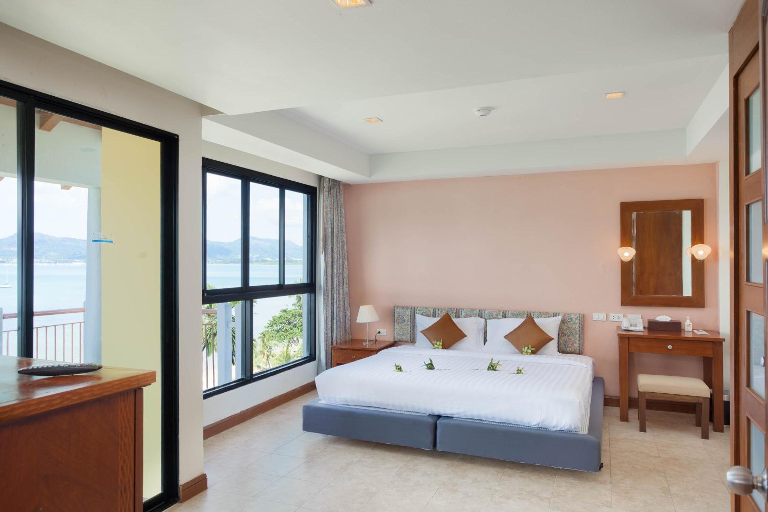 Superior, Twin Beds