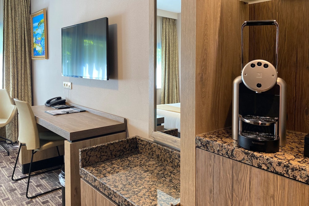 Xo Hotels Blue Square 45/65