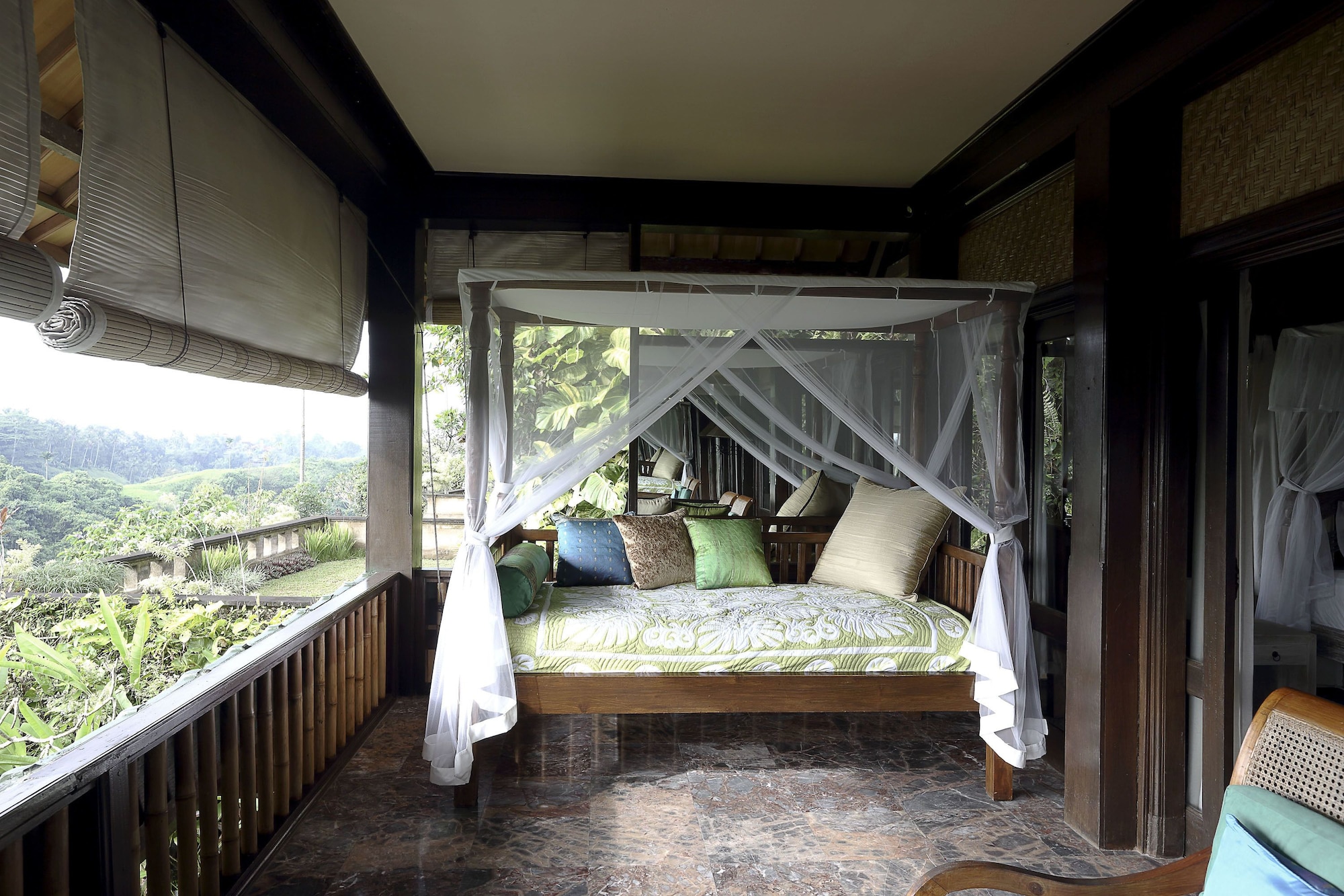 SUPERIOR, DOUBLE BED