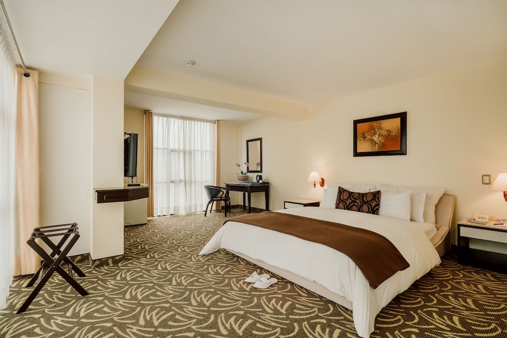 STANDARD, KING BED