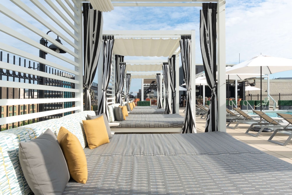 YOTEL Washington DC, Select by Hilton 42/50