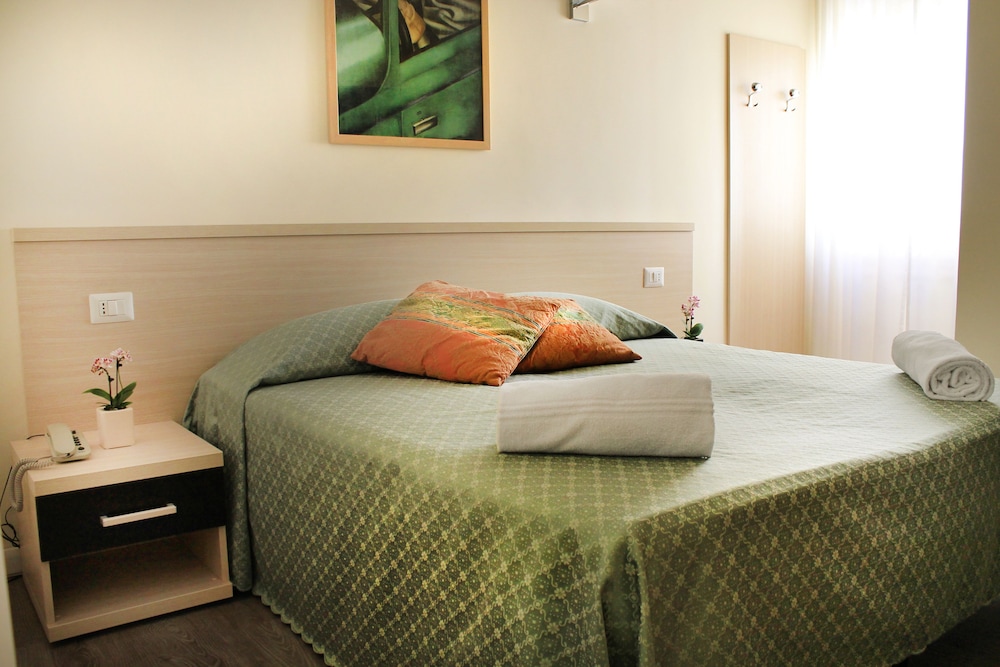 Hotel Villa Delle Rose 23/78