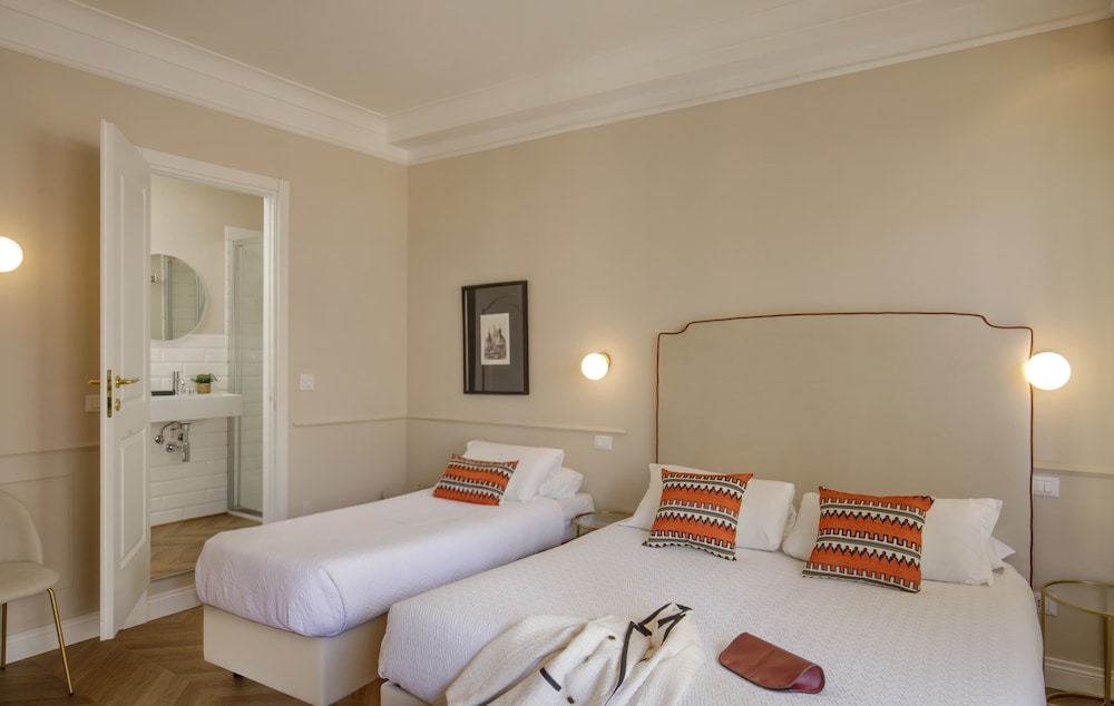 ROOM, TRIPLE