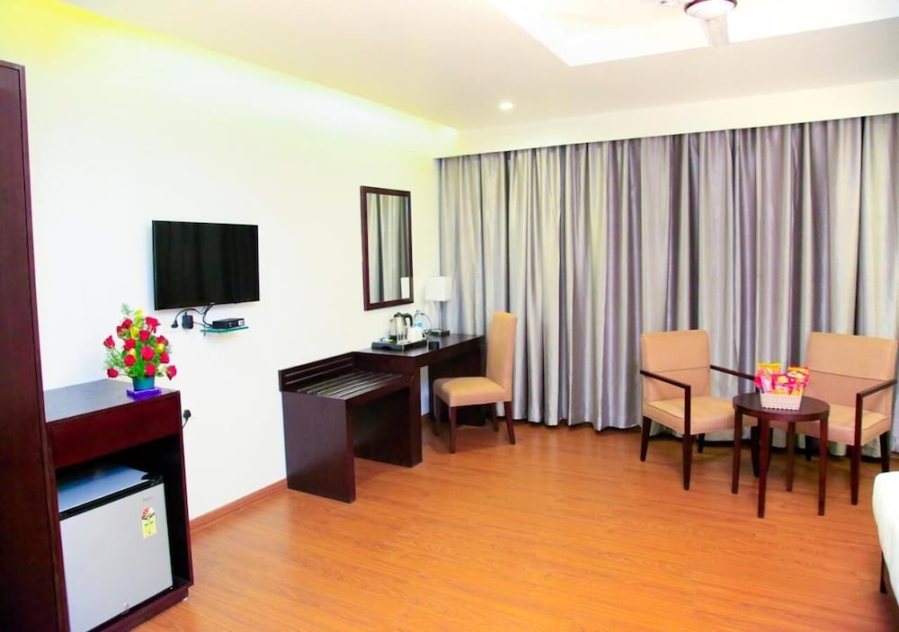 Triguna Clarks Inn Kurnool 19/29