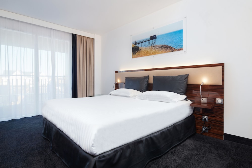 First, Queen Bed