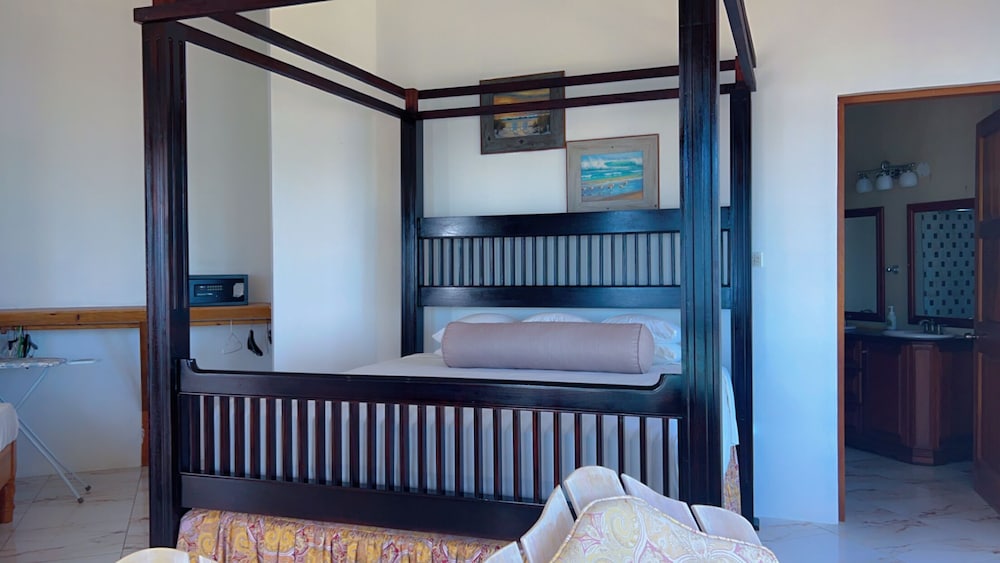 Waters Edge Guest House 12/38