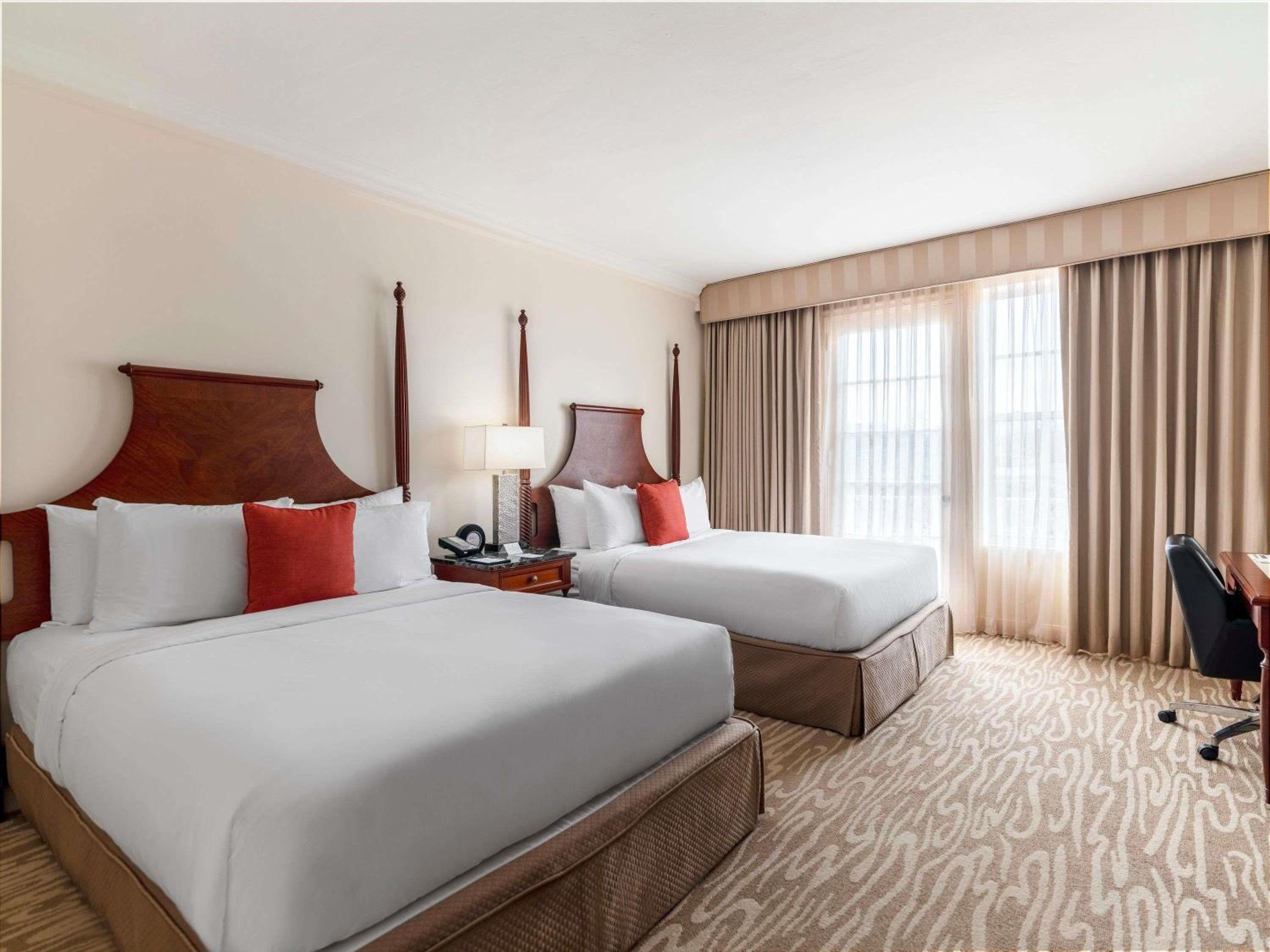 Fairmont, Double Bed, City View